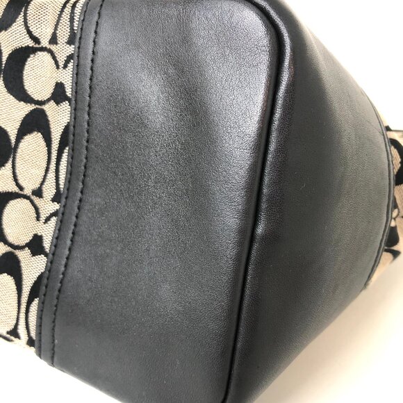 Coach Hadley Signature Duffle, Model F28981, AUTHENTICATED - Picture 14 of 16